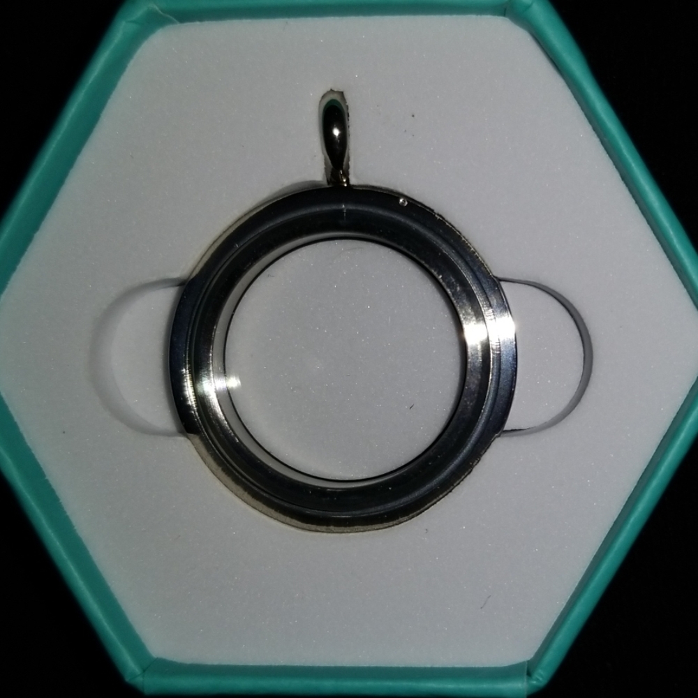 Silver Medium Base Locket